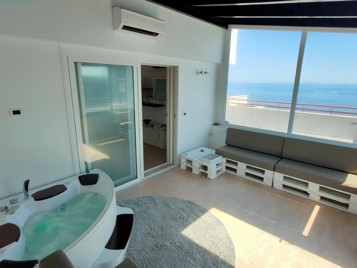 Seafront Suites Бари Экстерьер фото